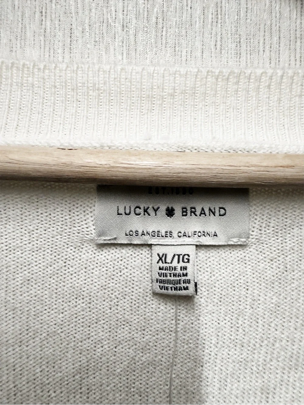 NWT Lucky Brand Marshmallow White V-Neck Knit Sweater, Size XL
